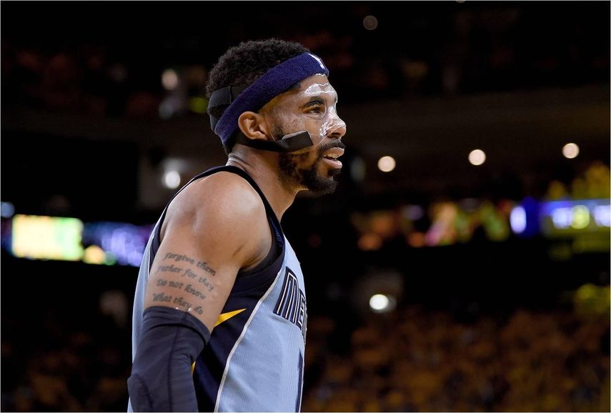 90-97. Conley dio el triunfo a los Grizzlies y amargó la entrega del premio MVP a Curry
