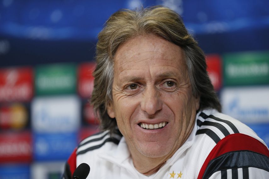 Jorge Jesus, sobre Cavani: El presidente está haciendo todo para que venga