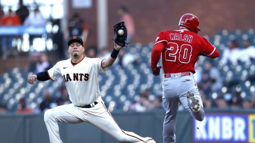 Pujols vuelve a hacer historia; Flores pega dos jonrones