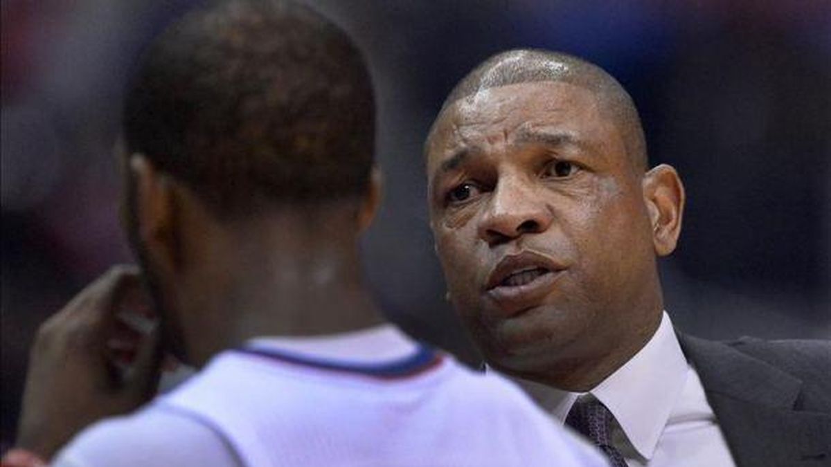 La NBA multa a entrenador de los Clippers por criticar a los árbitros