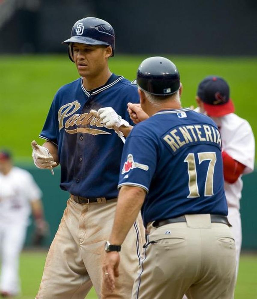 El manejador mexicano Rick Rentería fue ingresado en hospital por precaución