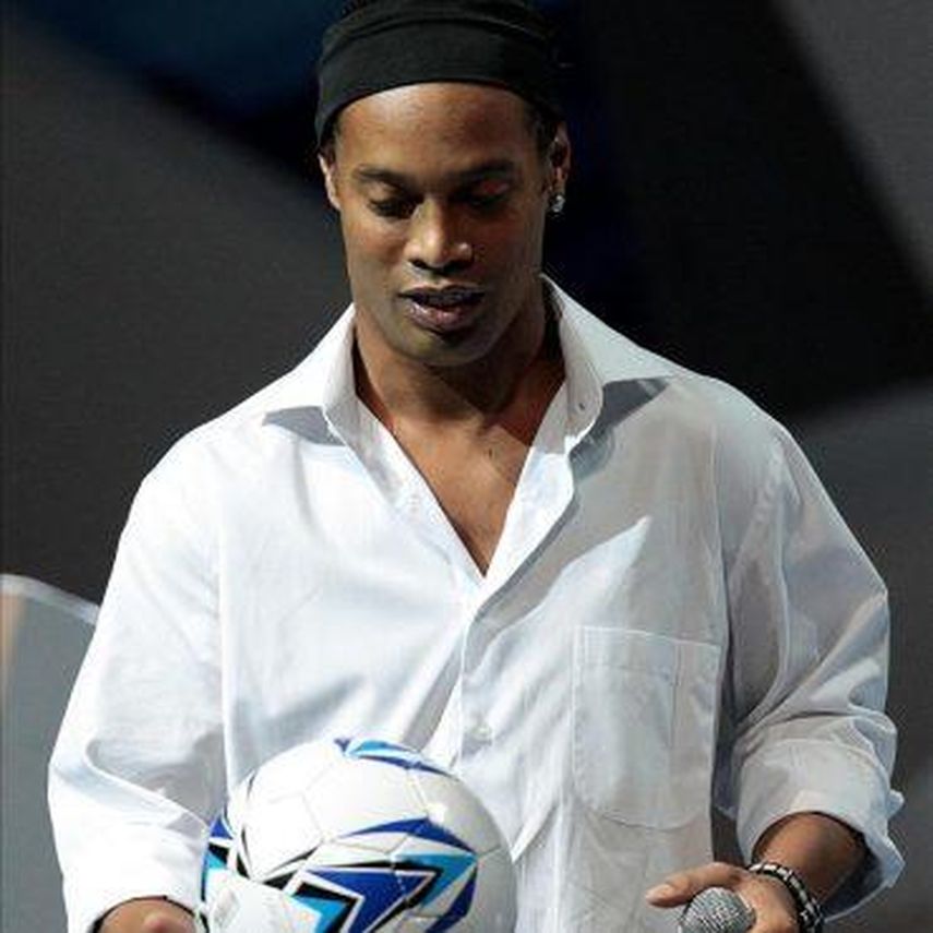 Ronaldinho llega a la Ciudad de México para su presentación con el Querétaro