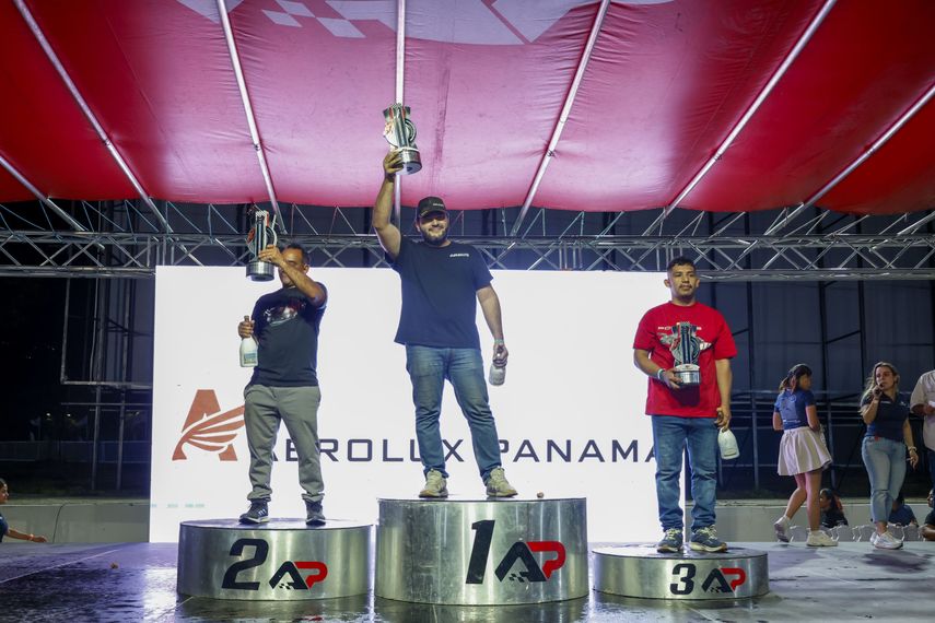 Una intensa jornada de drag racing se vivió en el Autódromo Panamá