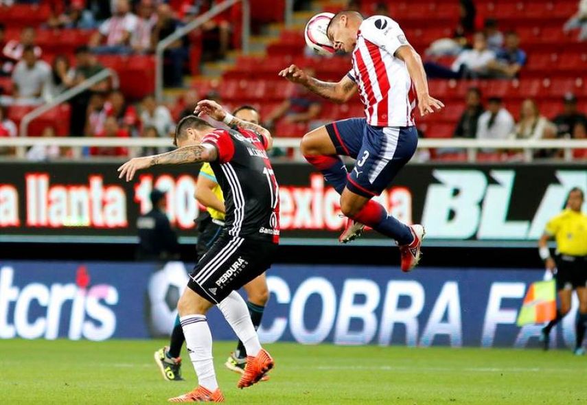 Carlos Salcido aboga por el argentino Almeyda para dirigir selección mexicana