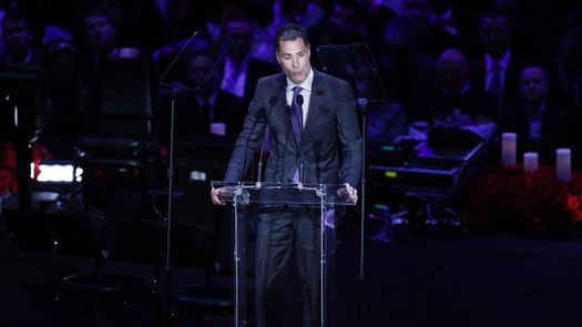 El vicepresidente de los Lakers, Rob Pelinka, dice que la burbuja será algo mental