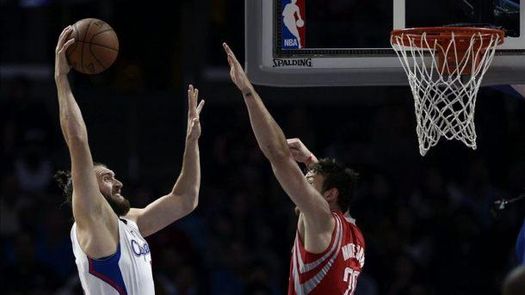 Los Rockets siguen a la caza de los Grizzlies; derrota sorpresa de los Spurs