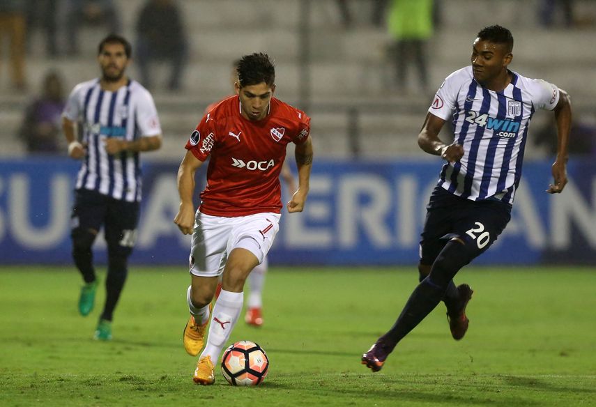 El peruano Aldair Fuentes viaja a España para incorporarse al Fuenlabrada