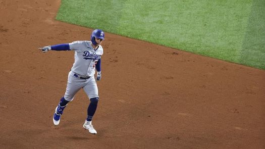10-2. Pederson y Happ empujan cuatro carreras en victoria de los Cachorros