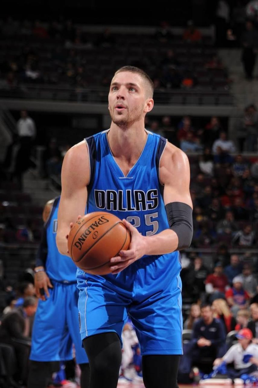 106-117. Parsons y los Mavericks superan sin problema a los Pistons