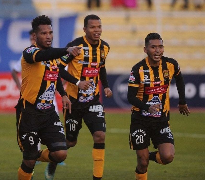 Rolando Blackburn sigue rompiendo las redes en Bolivia