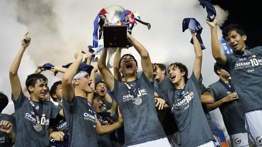 Los Owls levantan su primer titulo de Liga10.