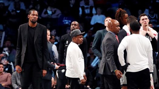Cuatro jugadores de los Nets dan positivo por coronavirus, entre ellos Kevin Durant