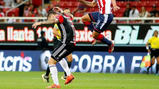 Carlos Salcido aboga por el argentino Almeyda para dirigir selección mexicana