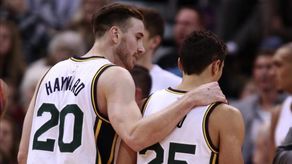 103-90. Hood conduce a los Jazz al triunfo