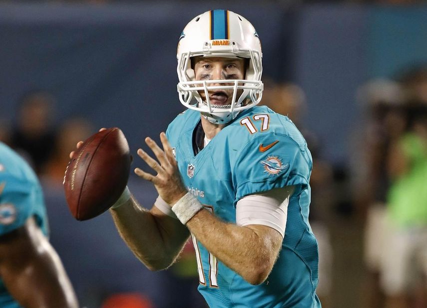 22-9. Tannehill puso dos pases de /touchdown/ en el triunfo de oro de Dolphins