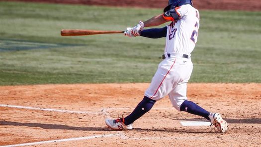 4-3. Altuve y Tucker jonronean contra los Atléticos
