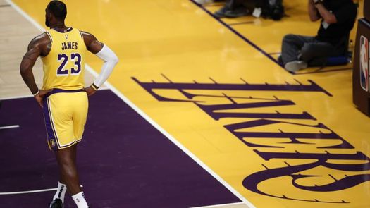 James, duodécimo triple-doble, empata a Doncic; Raptors rompen racha ganadora