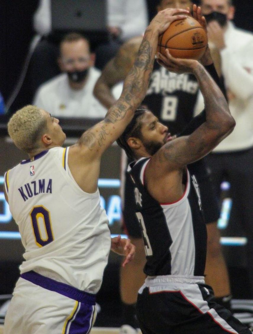 Los Clippers ganan duelo a los Lakers; derrotas sorpresa de Sixers y Nets