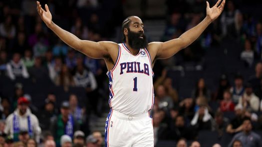 James Harden debutó con 27 puntos, 12 asistencias y 8 rebotes en la victorua de los 76ers ante los Timberwolves.