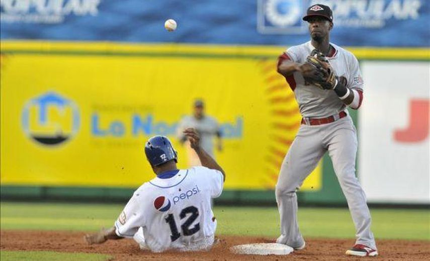 Ciriaco y el cubano Valdés escogidos los mejores jugadores béisbol dominicano