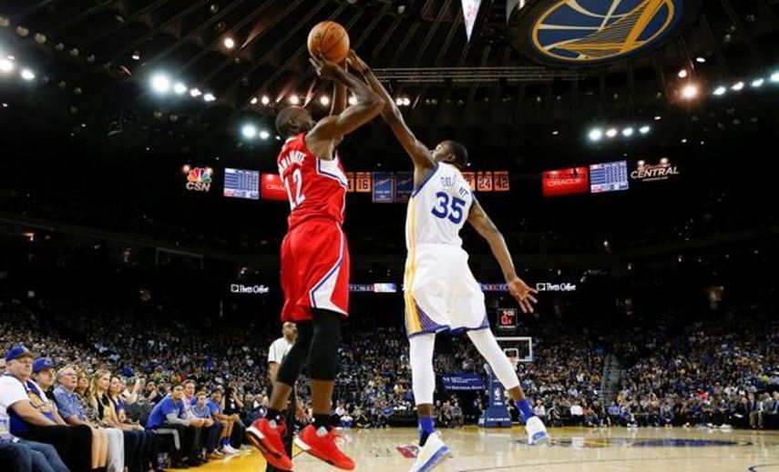 Victoria de Warriors y derrota de Cavaliers, que ficharon a J.R. Smith