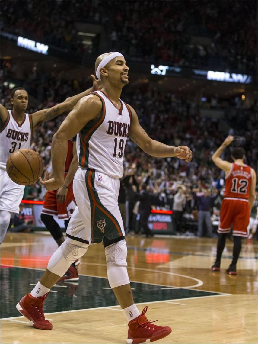 92-90. Bayless impidió la barrida de los Bucks; Gasol logró un doble-doble