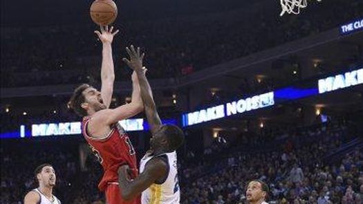 111-113. Rose, Pau Gasol y Noah acaban con la racha histórica de los Warriors