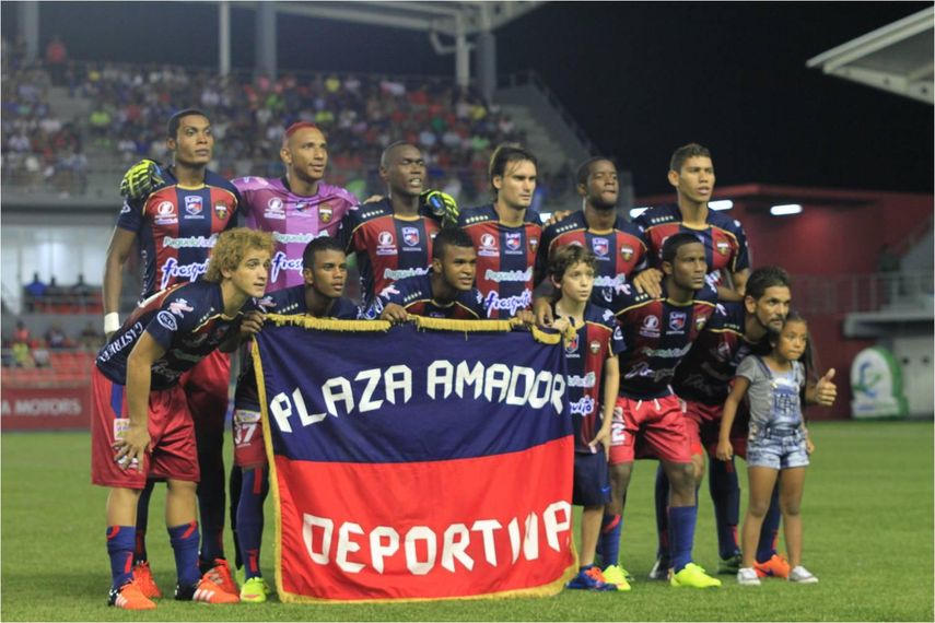 Plaza Amador deja herido al campeón