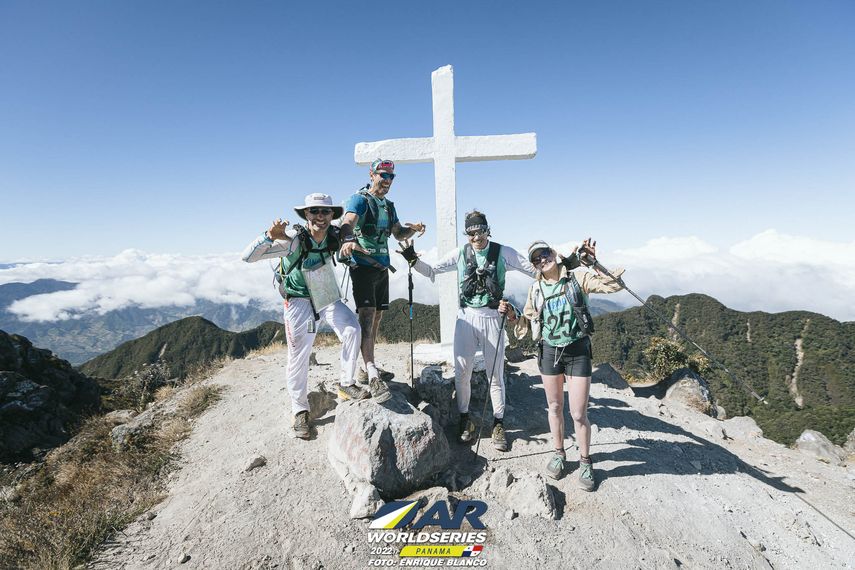 Equipos del Adventure Race Panamá en la cima del Volcán Barú. Foto: Enrique_Blanco - ARWS
