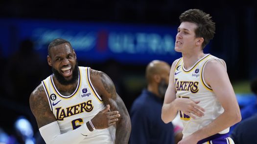 Lakers ganan en Memphis y toman ventaja