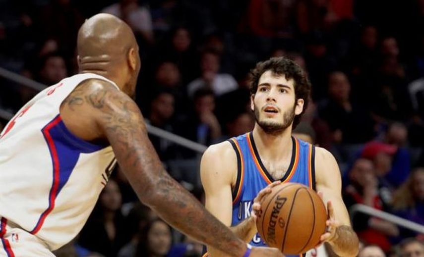 Chacho recupera con triunfo titularidad de Sixers; pierden Ibaka y Abrines