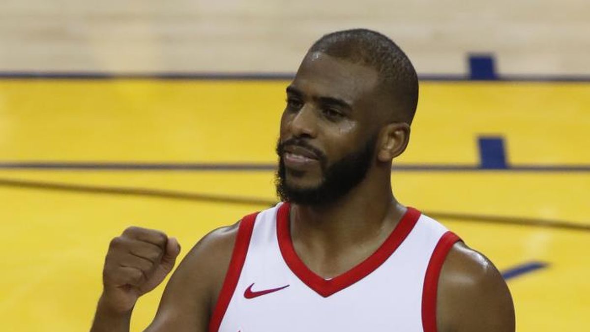 La NBA multa a Chris Paul con 35.000 dólares por hacer contacto con el árbitro