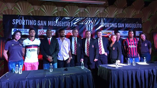 Sporting San Miguelito presentó sus uniformes y su plantilla