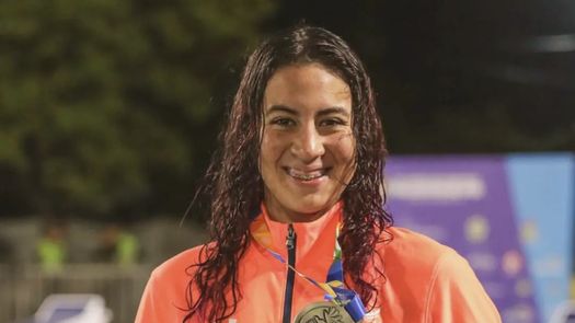 Emily Santos logró la medalla de plata en los 100 metros pecho de los Juegos Bolivarianos Valledupar 2022. Foto: Comité Olímpico de Panamá