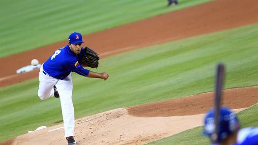 Las Estrellas dominan a los Toros con la efectiva labor del colombiano Crismatt