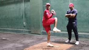 El zurdo José Serva hizo un pequeño bullpen en el interior del Estadio Cellular Field y se declaró listo para el debut de Panamá en el Mundial U18. Foto: Aurelio Ortiz/Okinawa, Japón