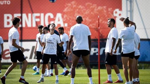 Ajax, PSV y Benfica a un paso de la fase de grupos de la Champions 2018-19