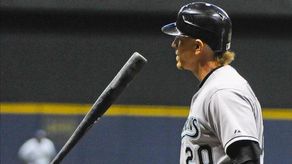7-5. Gutiérrez, Trumbo y Morrison castigan con jonrones a los Astros