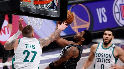 121-109. Irving, con 40 puntos, y Harden mantienen imparables a los Nets