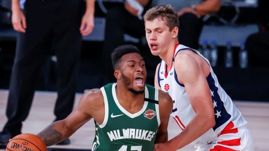 126-113. Triunfo fácil de los Bucks, a pesar de la expulsión de Antetokounmpo