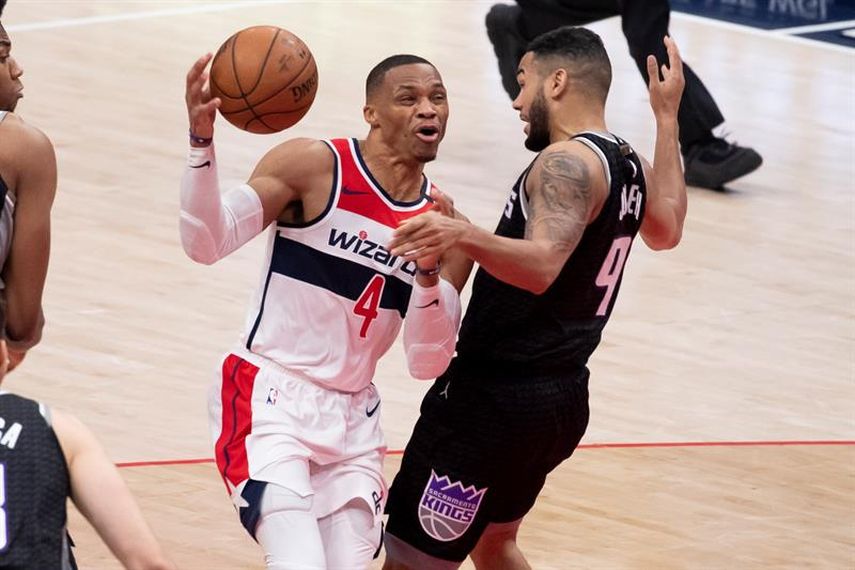 119-121. Fox y Kings superan triple-doble de Westbrook; Neto, 12 puntos
