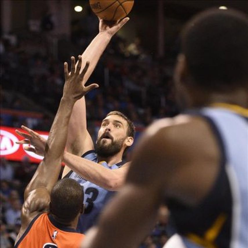 Calderón e Ibaka destacan en los triunfos de sus equipos