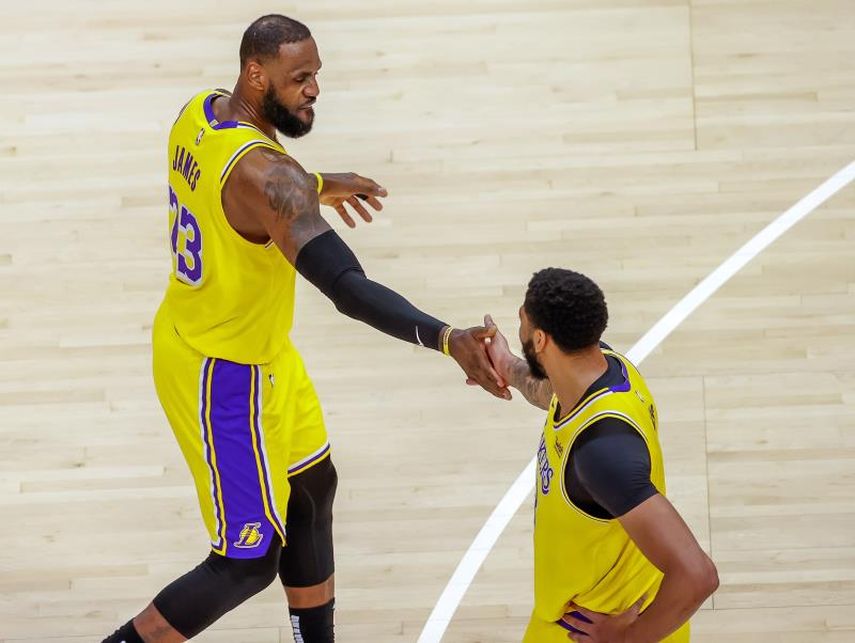 Anthony Davis seguirá dos semanas más de baja con Lakers