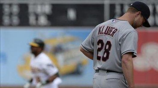 8-1. Kluber lanza juego completo y Almonte jonronea contra los Mellizos