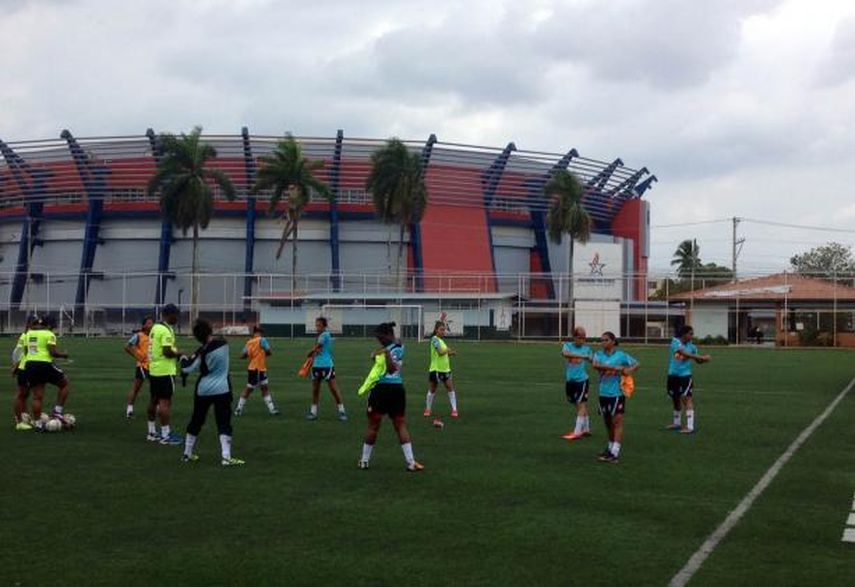 Pre-Selección Nacional Femenina completó su primer día de entrenamientos.