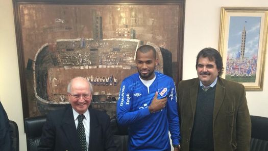 Luis “Manotas” Mejía, presentado como nuevo fichaje del Club Nacional de Uruguay