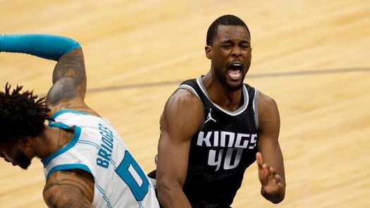 126-127. Washington, con 42 puntos, líder en remontada de los Hornets