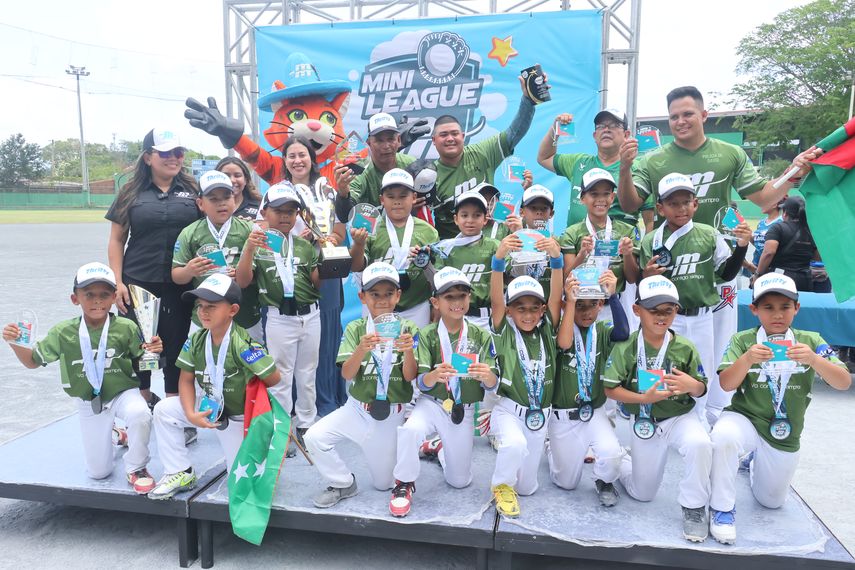 La academia de la Policía de David se alzó campeón de la temporada 2025 de Mini League ÚNICOS Copa El Machetazo.&nbsp;