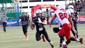 Fighting Owls y Raiders arrancan invictos en Juvenil de la Kiwanis Football League