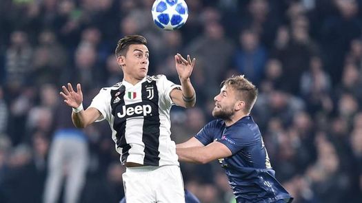 El United se entrena sin Martial, Shaw y Smalling antes del Valencia